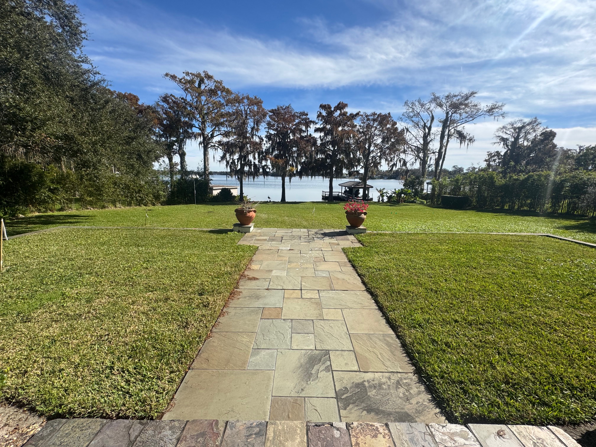 580 Manor Rd